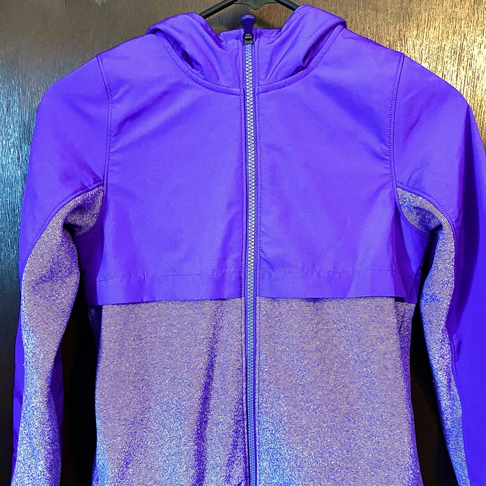 Youth girls Under Armour jacket w/ hood.